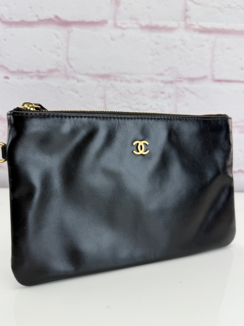CHANEL Shiny Calfskin Chanel 22 Removable Pouch Black
